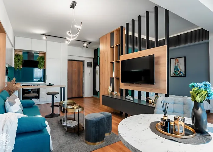 Four Seasons Luxury Apartment